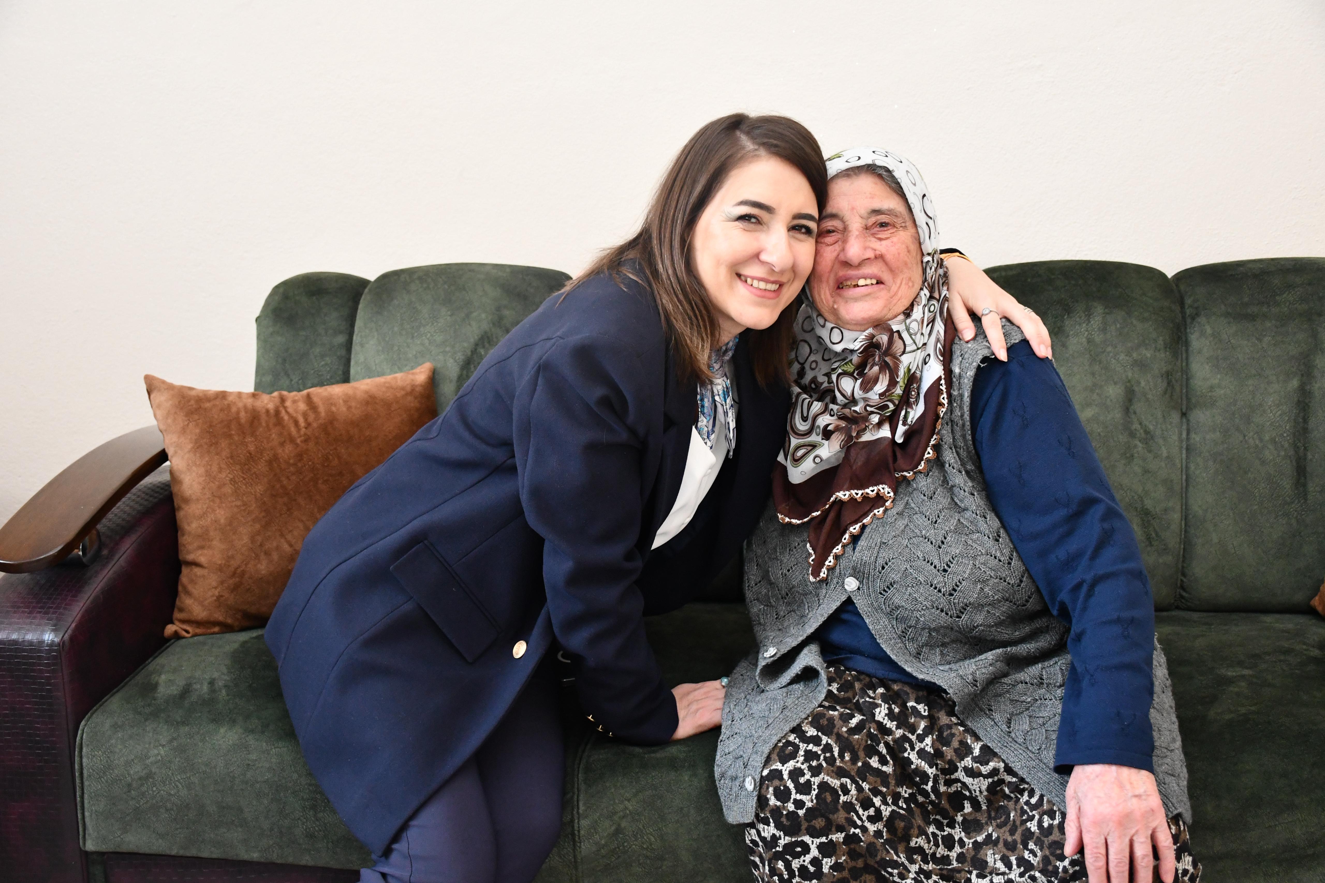 İl Müdürümüz Sayın Çiğdem AÇIKYILDIZ KAZEL, 18-24 Mart Yaşlılara Saygı Haftası münasebetiyle, Ramazan Bayramında ziyaret gerçekleştirdi.