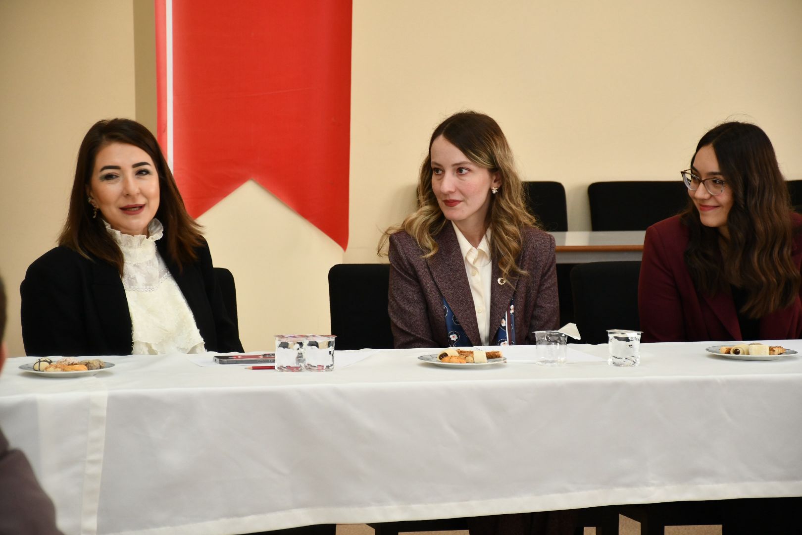 Şehit Yakınları ve Gaziler Genel Müdürlüğümüz tarafından düzenlenen “Psikolojik İlk Yardım, Kayıp ve Yas Süreci” eğitim programı, Müdürlüğümüz ev sahipliğinde başladı.