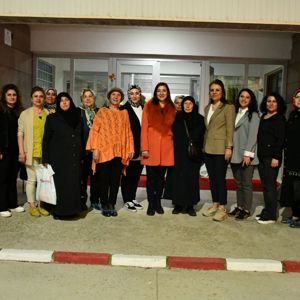 İl Müdürümüz Sayın Çiğdem AÇIKYILDIZ KAZEL, hayırseverimiz Mediha KUŞDEMİR ve gönüllü Sevgi Annelerimiz ile birlikte çocuk kuruluşumuzu ziyaret etti. - fotoğraf 1