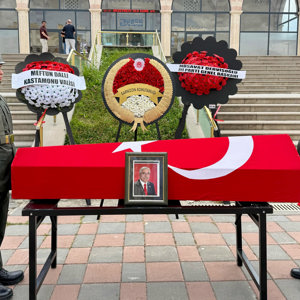  Kıbrıs Gazimiz Emin Hırlı Askeri Törenle Ebediyete Uğurlandı - fotoğraf 3
