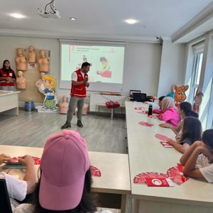 Çocuklarımız İlk Yardımı Uygulamalı Olarak Öğrendi - fotoğraf 1