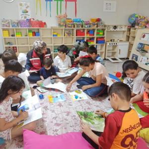 Ekranlardan Uzak, Kitaplarla İç İçe Bir Gün - fotoğraf 1