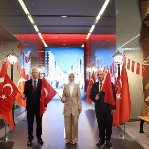Bakanımız Göktaş, Vakıfbank'ın "İrade Bizim Zafer Bizim Sergisi"ne katıldı - fotoğraf 6