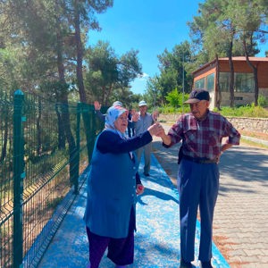 Millet Bahçesinde Yürüyüş Etkinliği Gerçekleştirildi - fotoğraf 1