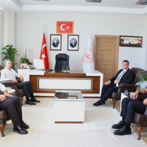 AK PARTİ MİLLETVEKİLİ SAYIN MAHMUT RIDVAN NAZIRLI İLE MÜDÜRÜMÜZ SAYIN SERDAR DEMİRCİ  SOSYAL HİZMET ALANINDA YÜRÜTÜLEN ÇALIŞMALARI HAKKINDA İSTİŞARELERDE BULUNDU - fotoğraf 1