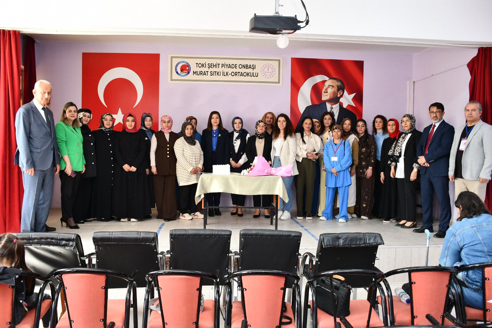 İl Müdürlüğümüz koordinesinde, Bakanlığımız Aile ve Toplum Hizmetleri Genel Müdürlüğü tarafından yürütülen Modüler Aile Eğitim Programı kapsamında katılım belgeleri takdim edildi.