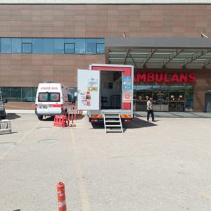 MOBİL SOSYAL HİZMET ARACIMIZDAN FETHİ SEKİN ŞEHİR HASTANESİ VE SİVRİCE'DE BİLGİLENDİRME ÇALIŞMASI - fotoğraf 4