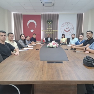 İl Müdürümüz Mahmut SELÇUK başkanlığında, yapımı devam eden Abide Hasan Nuri Öncüer Huzurevi projesine ilişkin değerlendirme toplantısı gerçekleştirildi. - fotoğraf 1