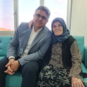 Hürmet Makamının Sahipleri Kıymetli Büyüklerimize Ziyaret - fotoğraf 2