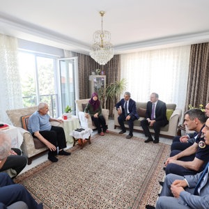 Valimiz Dr. Naci Aktaş, Şehit Kadir Özcan’ın Kıymetli Ailesini Ziyaret Etti - fotoğraf 3