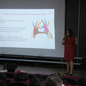 Otizm Farkındalık Günü Kapsamında Öğrencilere Yönelik Eğitim Gerçekleştirildi - fotoğraf 1