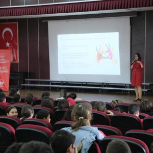 Otizm Farkındalık Günü Kapsamında Öğrencilere Yönelik Eğitim Gerçekleştirildi - fotoğraf 3