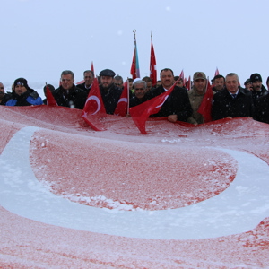 Şehit Fethi Sekin, şehadetinin 3. yılında kabri başında anıldı - fotoğraf 1
