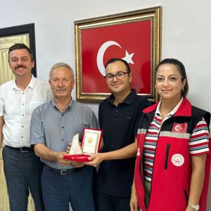 Kıbrıs Gazimiz Arif Palabıyık’a Millî Mücadele Madalyası Takdim Edildi - fotoğraf 2