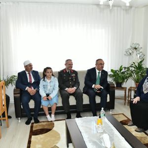 15 Temmuz Demokrasi ve Millî Birlik Günü’nde Şehitlerimiz Dualarla Yâd Edildi - fotoğraf 7