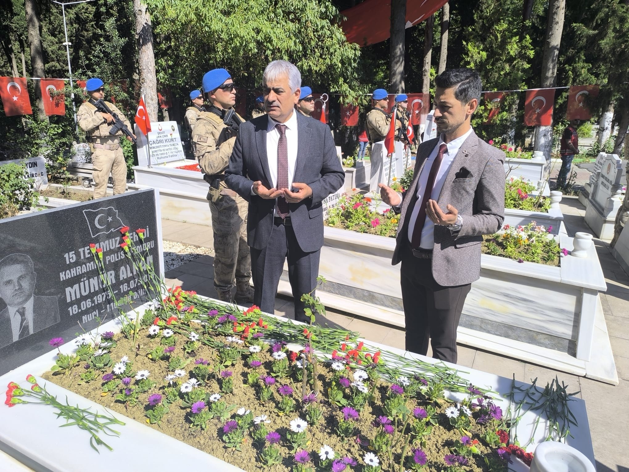15 Temmuz Demokrasi ve Millî Birlik Günü’nde Şehitlerimiz Dualarla Yâd Edildi