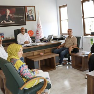 Öz Sağlık-İş Sendika Başkanı Ercan ANACUR ve beraberindeki heyet, İl Müdürümüz Sayın Abdulbari AKSOY’u makamında ziyaret etti. - fotoğraf 1