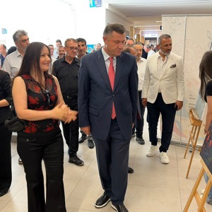 15 Temmuz Demokrasi ve Millî Birlik Günü etkinlikleri kapsamında düzenlenen “İrade Bizim, Zafer Bizim” Resim ve Fotoğraf Sergisi, Isparta Vali Yardımcısı Dr. Halil İbrahim Ertekin, Isparta Belediye Başkan Yardımcıları, İl Müdür Vekili Kamile Şahin ile kamu kurum ve kuruluşlarının müdürleri, sivil toplum kuruluşlarının temsilcileri ve vatandaşlarımızın katılımıyla açıldı. - fotoğraf 6