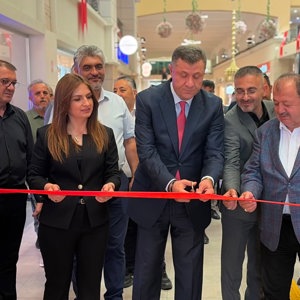 15 Temmuz Demokrasi ve Millî Birlik Günü etkinlikleri kapsamında düzenlenen “İrade Bizim, Zafer Bizim” Resim ve Fotoğraf Sergisi, Isparta Vali Yardımcısı Dr. Halil İbrahim Ertekin, Isparta Belediye Başkan Yardımcıları, İl Müdür Vekili Kamile Şahin ile kamu kurum ve kuruluşlarının müdürleri, sivil toplum kuruluşlarının temsilcileri ve vatandaşlarımızın katılımıyla açıldı. - fotoğraf 5