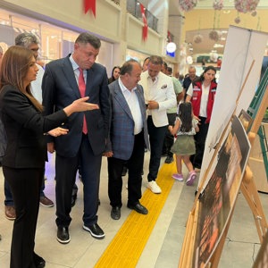15 Temmuz Demokrasi ve Millî Birlik Günü etkinlikleri kapsamında düzenlenen “İrade Bizim, Zafer Bizim” Resim ve Fotoğraf Sergisi, Isparta Vali Yardımcısı Dr. Halil İbrahim Ertekin, Isparta Belediye Başkan Yardımcıları, İl Müdür Vekili Kamile Şahin ile kamu kurum ve kuruluşlarının müdürleri, sivil toplum kuruluşlarının temsilcileri ve vatandaşlarımızın katılımıyla açıldı. - fotoğraf 2
