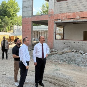 Valimiz Sayın Abdullah Erin, İl Müdürümüz Sayın Selim Köse ile birlikte yapımı devam eden Isparta Huzurevi inşaatında incelemelerde bulundu. - fotoğraf 1