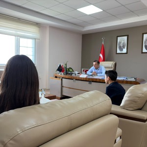 15 Temmuz Demokrasi ve Millî Birlik Günü kapsamında düzenlenen şiir, kompozisyon ve resim yarışmalarında dereceye giren koruma ve bakım altındaki çocuklarımıza, İl Müdürümüz Selim Köse tarafından hediyeler verildi. - fotoğraf 5