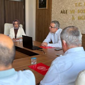 Vali Yardımcımız Hasan Hüseyin Vural başkanlığında, İl Müdür Yardımcımız Neslihan Şeyma Taşaltın Soydinç ile kamu kurumları ve sivil toplum kuruluşları temsilcilerinin katılımıyla Erişilebilirlik İzleme ve Denetleme Komisyonu Toplantısı gerçekleştirildi. - fotoğraf 5