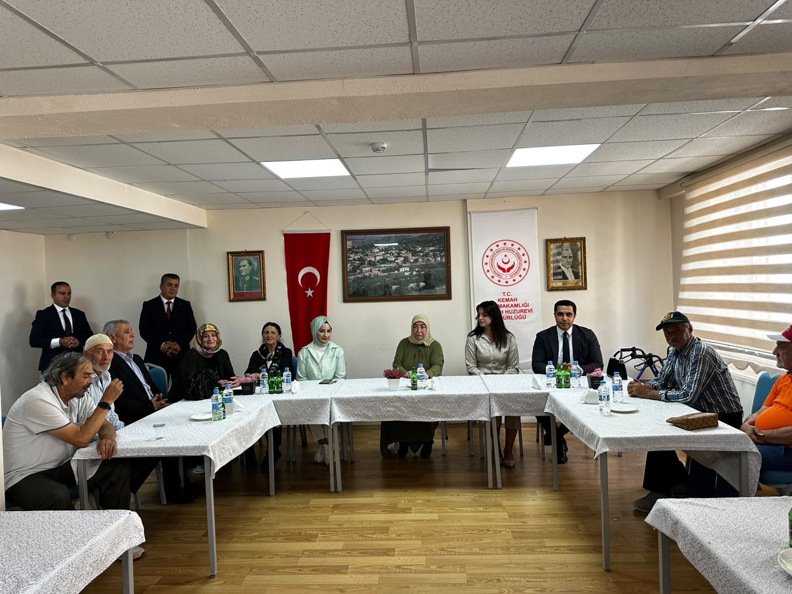 Son Başbakanımız Sayın Binali Yıldırım’ın kıymetli eşi Sayın Semiha Yıldırım Hanımefendi’nin ev sahipliğinde, Kemah Huzurevi Müdürlüğü’nde kalan kıymetli büyüklerimiz için anlamlı ve unutulmaz bir etkinlik gerçekleştirildi.