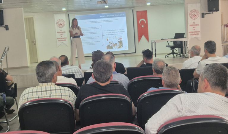 Muhtarlara Yönelik Sosyal Risk Haritaları ve Aile Rehberi Sistemi Bilgilendirme Toplantısı Gerçekleştirildi