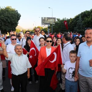 15 Temmuz Demokrasi ve Millî Birlik Günü Yürüyüşü Coşkuyla Gerçekleştirildi - fotoğraf 1