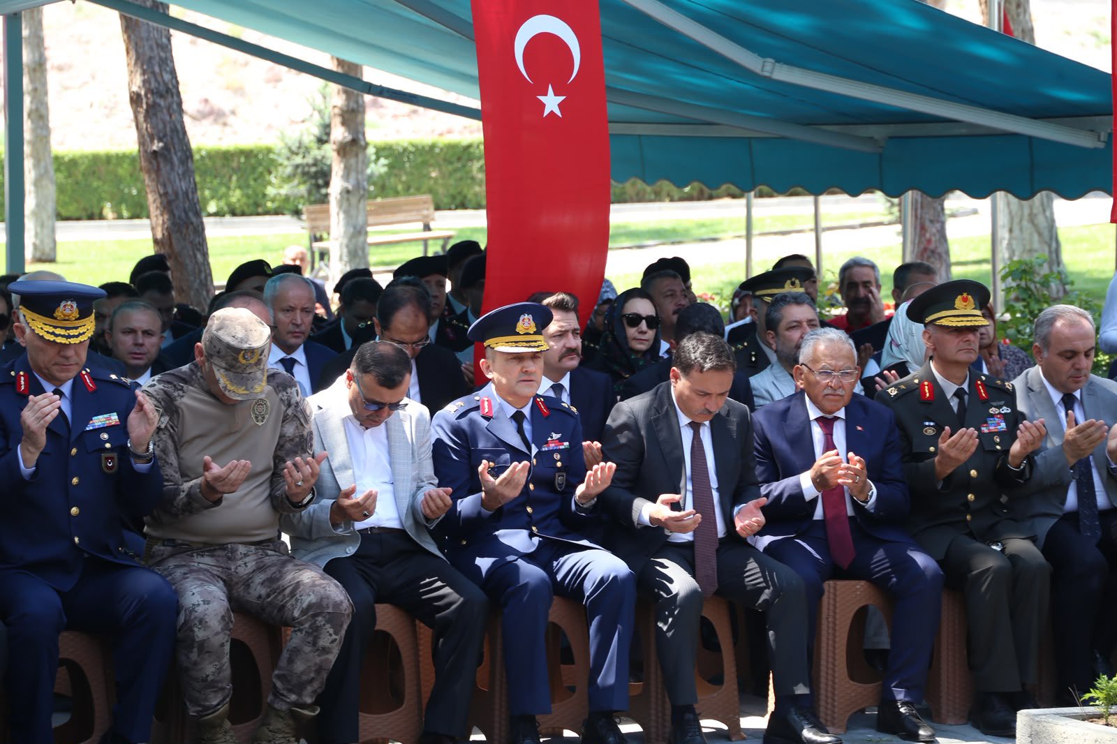 15 Temmuz Demokrasi ve Millî Birlik Günü Kapsamında Polis Şehitliği’nde Anma Programı Düzenlendi
