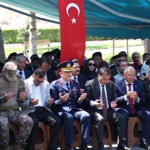 15 Temmuz Demokrasi ve Millî Birlik Günü Kapsamında Polis Şehitliği’nde Anma Programı Düzenlendi - fotoğraf 1