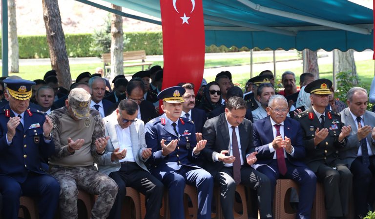 15 Temmuz Demokrasi ve Millî Birlik Günü Kapsamında Polis Şehitliği’nde Anma Programı Düzenlendi