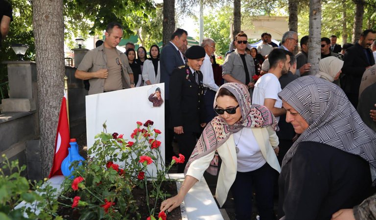 Şehidimiz Komiser Yardımcısı Cennet Yiğit’in Aziz Hatırası Dualarla Yâd Edildi