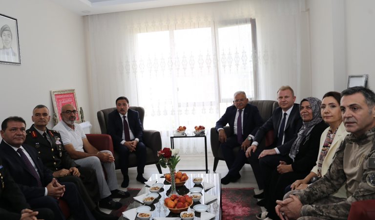 15 Temmuz Etkinlikleri Kapsamında Şehidimiz Kübra Doğanay’ın Ailesi Ziyaret Edildi