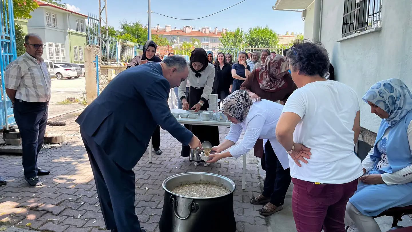 Birlik ve Beraberliğin Bereketi Aşure Sofrasında Buluştu