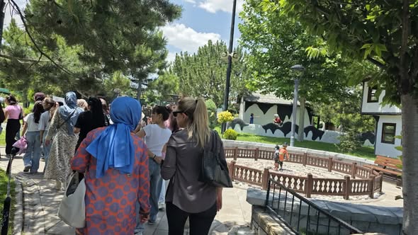 Konya Çocuk Evleri ve Koordinasyon Merkezi Müdürlüğünde Koruma ve Bakım Altında Bulunan Çocuklarımız İçin Meram Belediyesinin Destekleriyle Yaz Tatili Etkinliği Düzenlenmiştir.