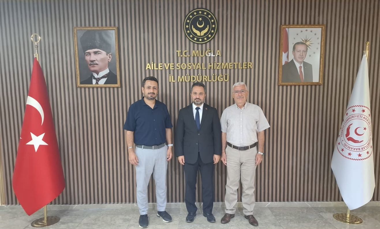 Menteşe Turgutreis KYK Yurt Müdürü Mehmet TÜMER, İl Müdürümüz Mahmut SELÇUK’u makamında ziyaret etti. 