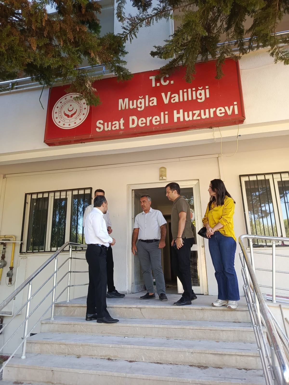 İl Müdürümüz Mahmut SELÇUK, bakım ve onarım çalışmaları devam eden Suat Dereli Huzurevi’ni ziyaret ederek yürütülen güçlendirme çalışmalarını yerinde inceledi ve çalışmaların son durumu hakkında yetkililerden bilgi aldı.
