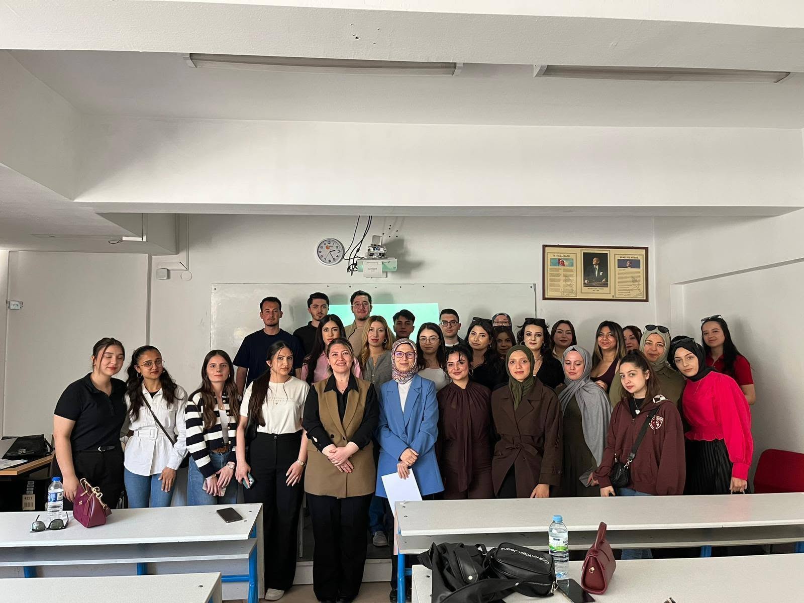 İl Müdürlüğümüze bağlı Çorum Engelsiz Yaşam Bakım, Rehabilitasyon ve Aile Danışma Merkezi Müdürlüğü olarak, engelli bakım hizmetlerine ilişkin bilgi ve deneyimlerimizi akademik ortaklarla paylaşmayı sürdürüyoruz.