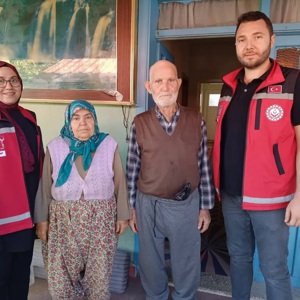 Aziz Şehidimiz Ali SAĞ'ın Şehadet Günü Münasebetiyle Kıymetli Ailesi, Kahraman Gazimiz Rafet SEVEN ve Rahmetli Gazimiz Cengiz AVCI'nin Ailesi Evlerinde Ziyaret Edildi  - fotoğraf 3