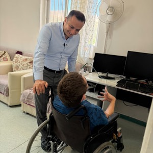 İl Müdürümüz Selim Köse, Uluborlu İbrahim Etem Erbil Bakım, Rehabilitasyon ve Aile Danışma Merkezini ziyaret etti. - fotoğraf 1