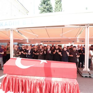 Kahraman Kıbrıs Gazimiz Süleyman Vecdi Bingül Son Yolculuğuna Uğurlandı - fotoğraf 1