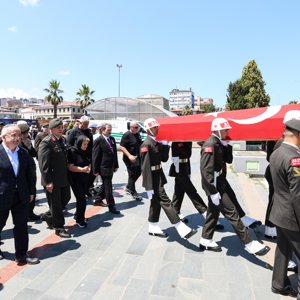 Kahraman Kıbrıs Gazimiz Süleyman Vecdi Bingül Son Yolculuğuna Uğurlandı - fotoğraf 2