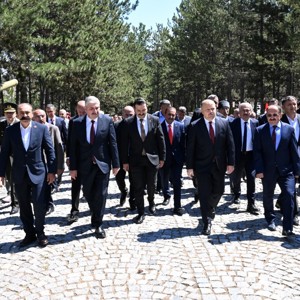 15 Temmuz Demokrasi ve Millî Birlik Günü Dolayısıyla Şehitlik Ziyaret Edildi - fotoğraf 2