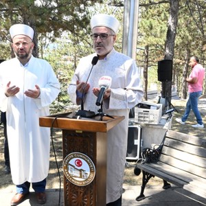 15 Temmuz Demokrasi ve Millî Birlik Günü Dolayısıyla Şehitlik Ziyaret Edildi - fotoğraf 6