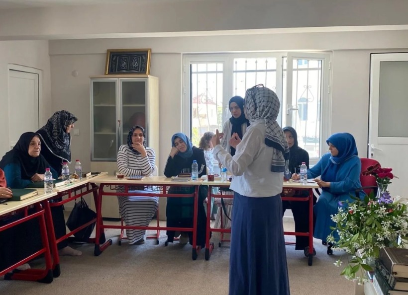 Kursiyerlere Aile İçi İletişim ve Kadına Yönelik Şiddetle Mücadele Eğitimi Verildi