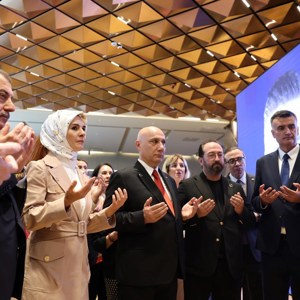 Bakanımız Göktaş, Vakıfbank'ın "İrade Bizim Zafer Bizim Sergisi"ne katıldı - fotoğraf 7