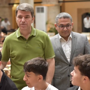 Valimiz Sayın Önder BAKAN, Aziz Şehitlerimizin ve Fedakâr Gazilerimizin Kıymetli Emanetleriyle Bir Araya Geldi - fotoğraf 3