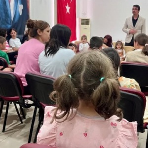 Vali Özarslan Çocuk Evleri Sitesi'nde Bayram Sevincine Ortak Oldu - fotoğraf 1
